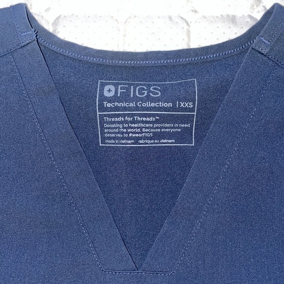Figs Scrub Top - Picture 3 of 4